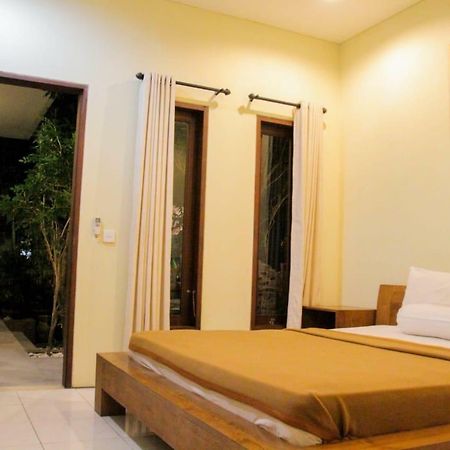 Putri Homestay Sanur Buitenkant foto