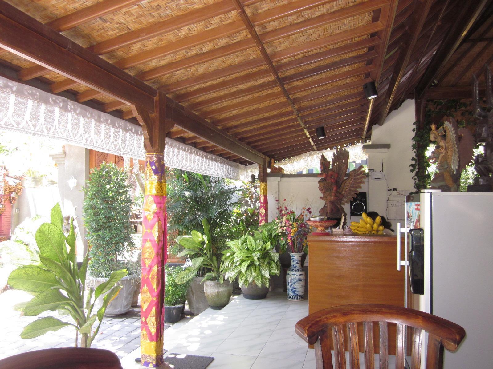 Putri Homestay Sanur Buitenkant foto