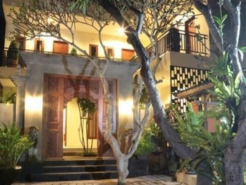 Putri Homestay Sanur Buitenkant foto