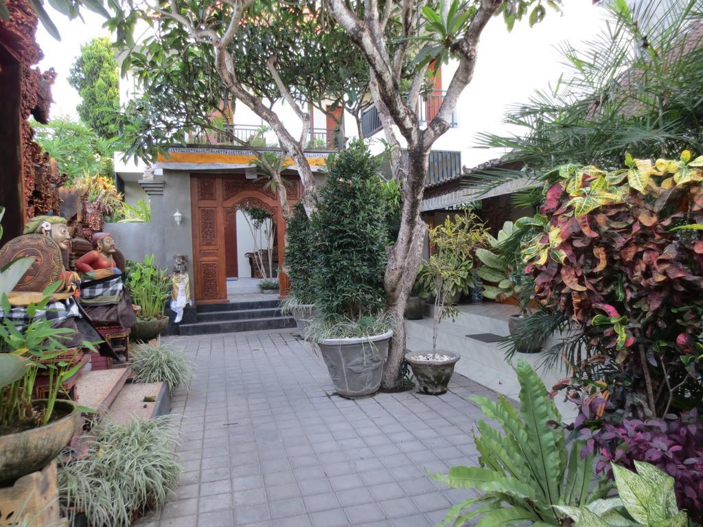 Putri Homestay Sanur Buitenkant foto