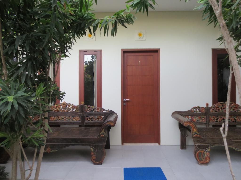 Putri Homestay Sanur Buitenkant foto