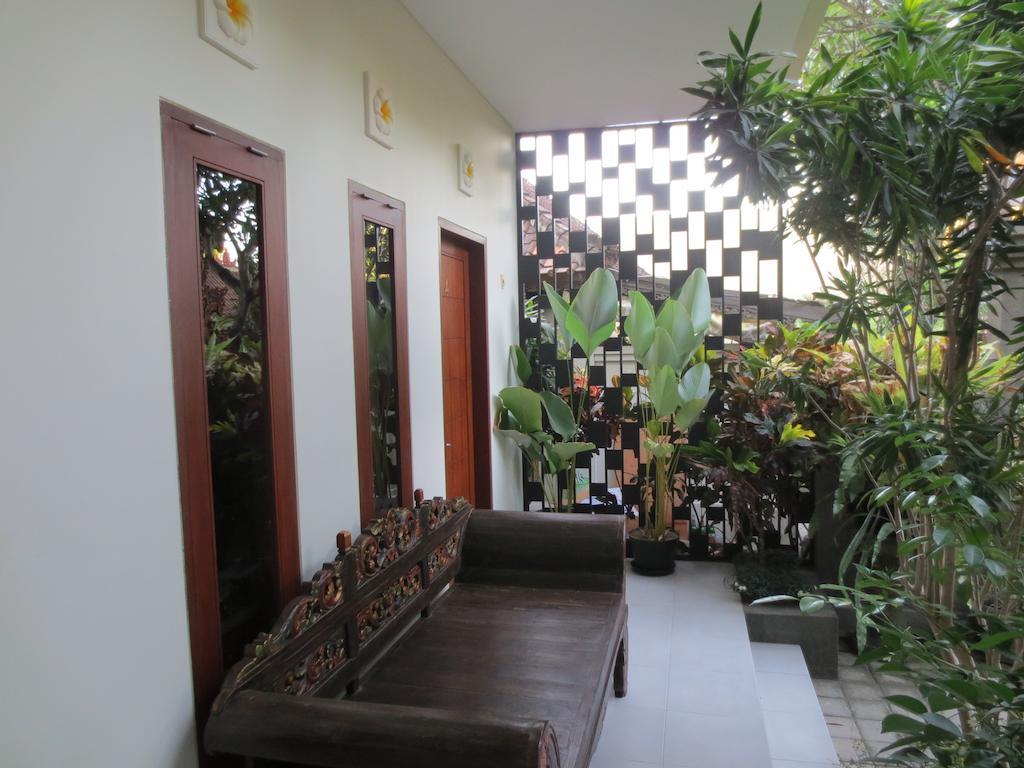 Putri Homestay Sanur Buitenkant foto